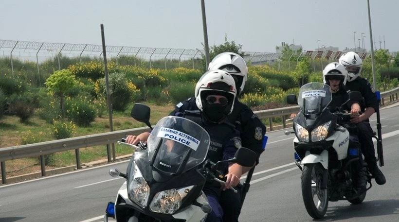 Αγρια καταδίωξη με πυροβολισμούς στον Κολωνό – Ρομά επιχείρησαν να εμβολίσουν αστυνομικούς της ΔΙ.ΑΣ.